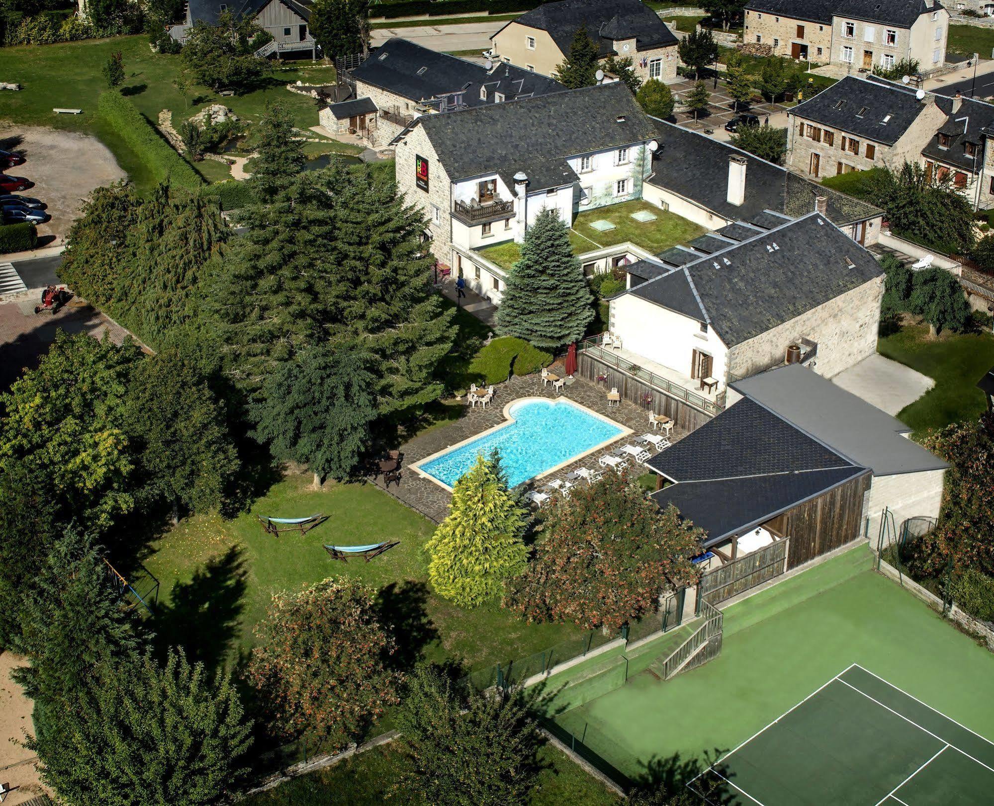 Hotel Le Rocher Blanc Albaret-Sainte-Marie Exteriér fotografie